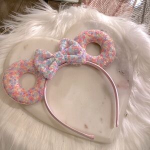 Minnie Mouse donut ears